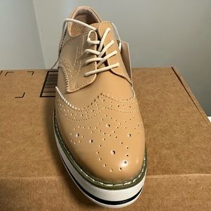 Tan Oxford shoes